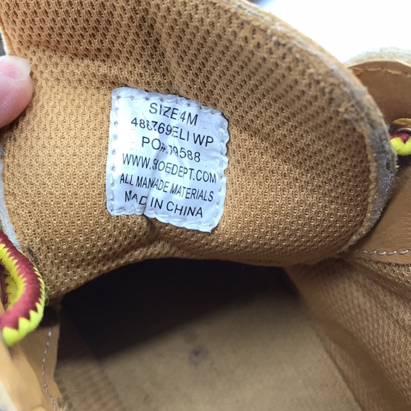 Trail Guide Boys size 4 Waterproof Hiking Boot - Picture 6 of 9